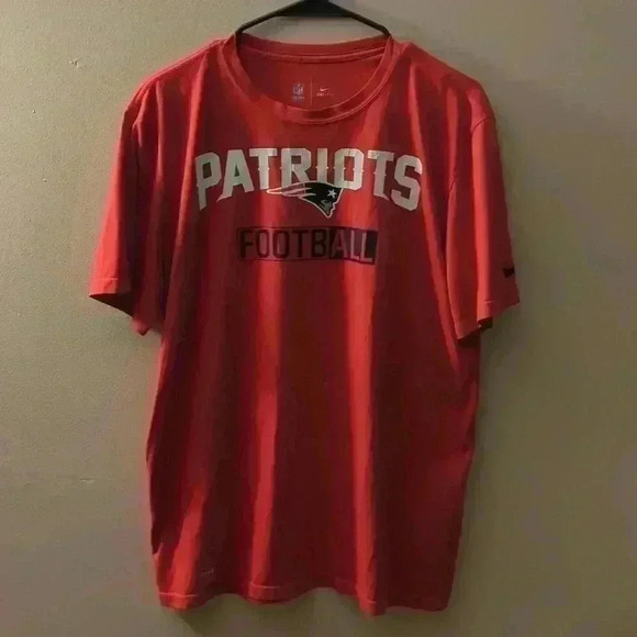 Dry fit New England Patriots NFL tshirt, red and white, size large - Picture 2 of 8